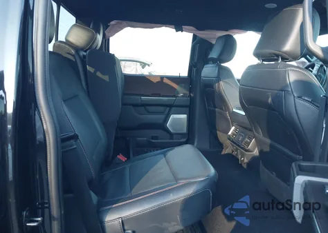 2023 Ford F-150 Lariat z USA, uszkodzony, nr VIN 1FTFW1E59PFB44415